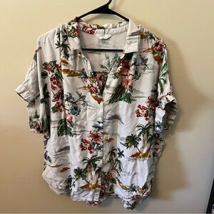 Slightly cropped Hawaiian style shirt
